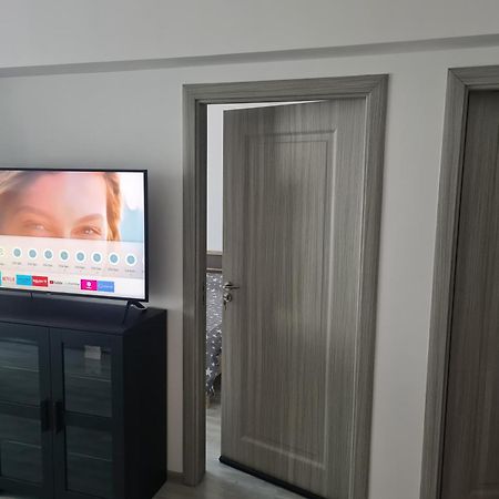 Mall Luxury VI Apartments Бакэу Экстерьер фото