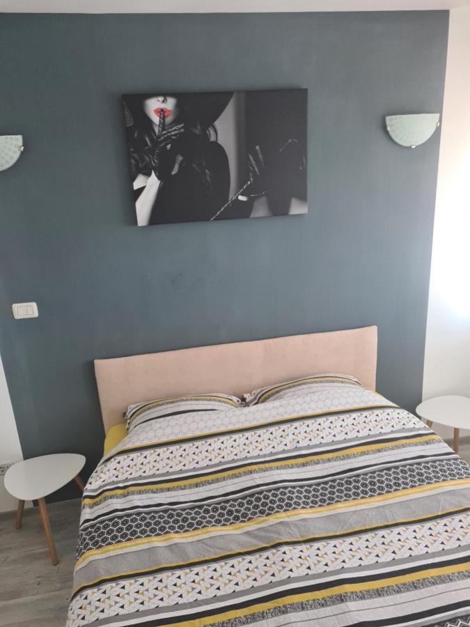 Mall Luxury VI Apartments Бакэу Экстерьер фото